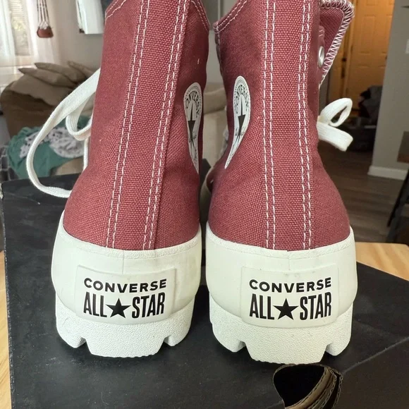 Converse Chuck Taylor All Star Lugged High Top Sneaker Burgundy Women’s 7 Shoe - Picture 4 of 8